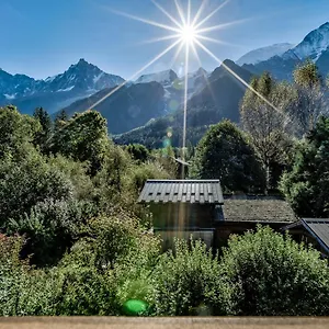 https://chalet-heron.hotels-rhonealpes.com