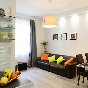 https://carre-dor-very-nice-appart-near-the-beach-2-a-6-personnes.fr-provencehotel.com