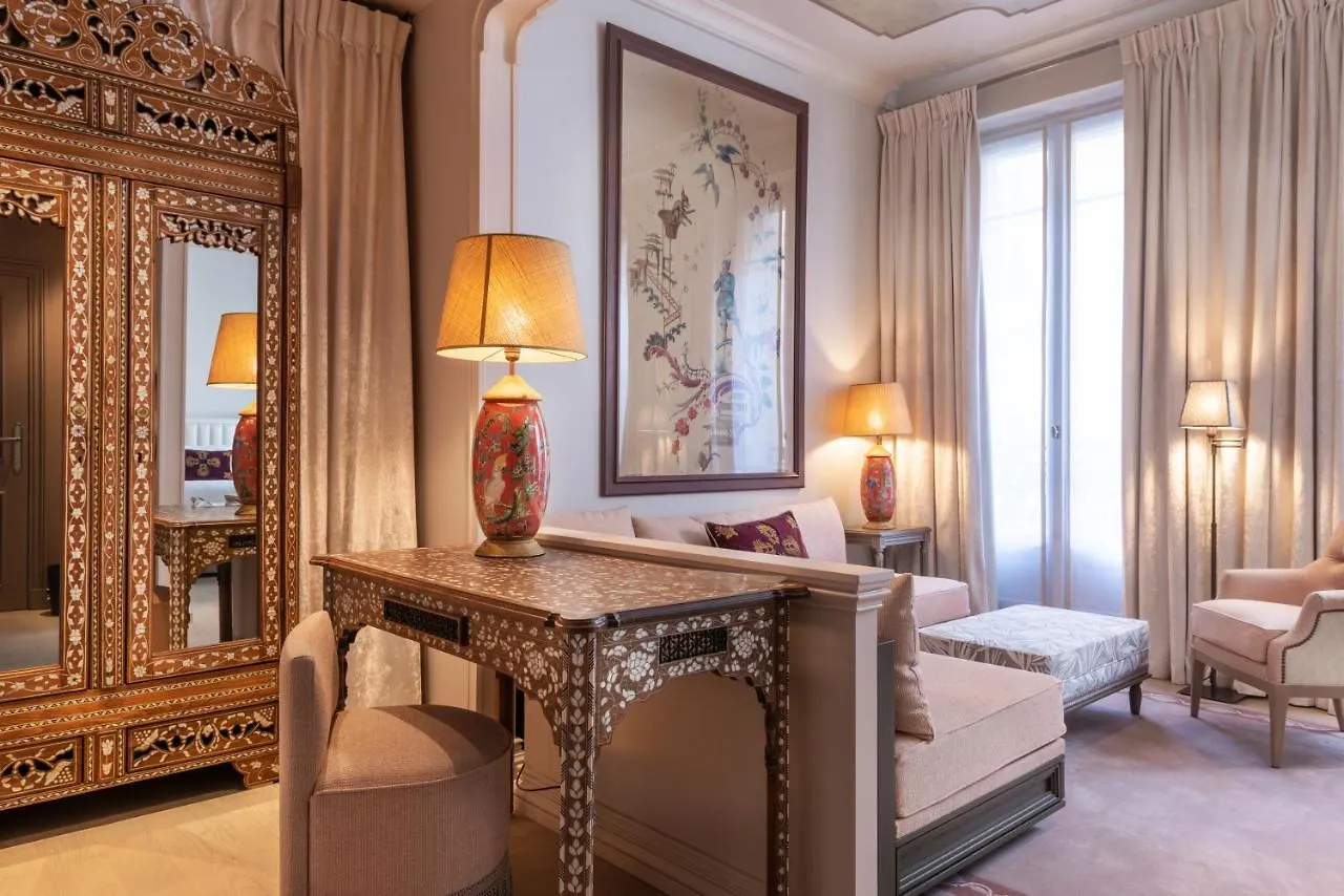 *****  Hotel De Montesquieu Paris France