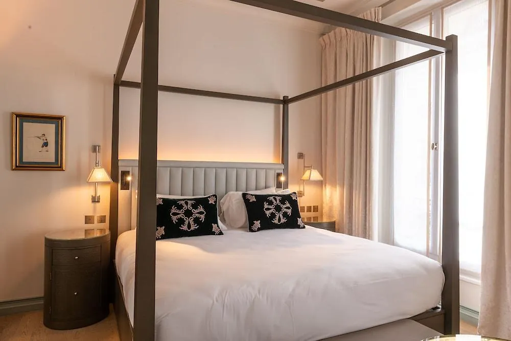 *****  Hotel De Montesquieu Paris France