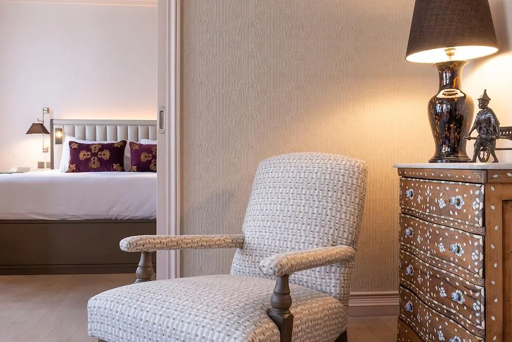 *****  Hotel De Montesquieu Paris France